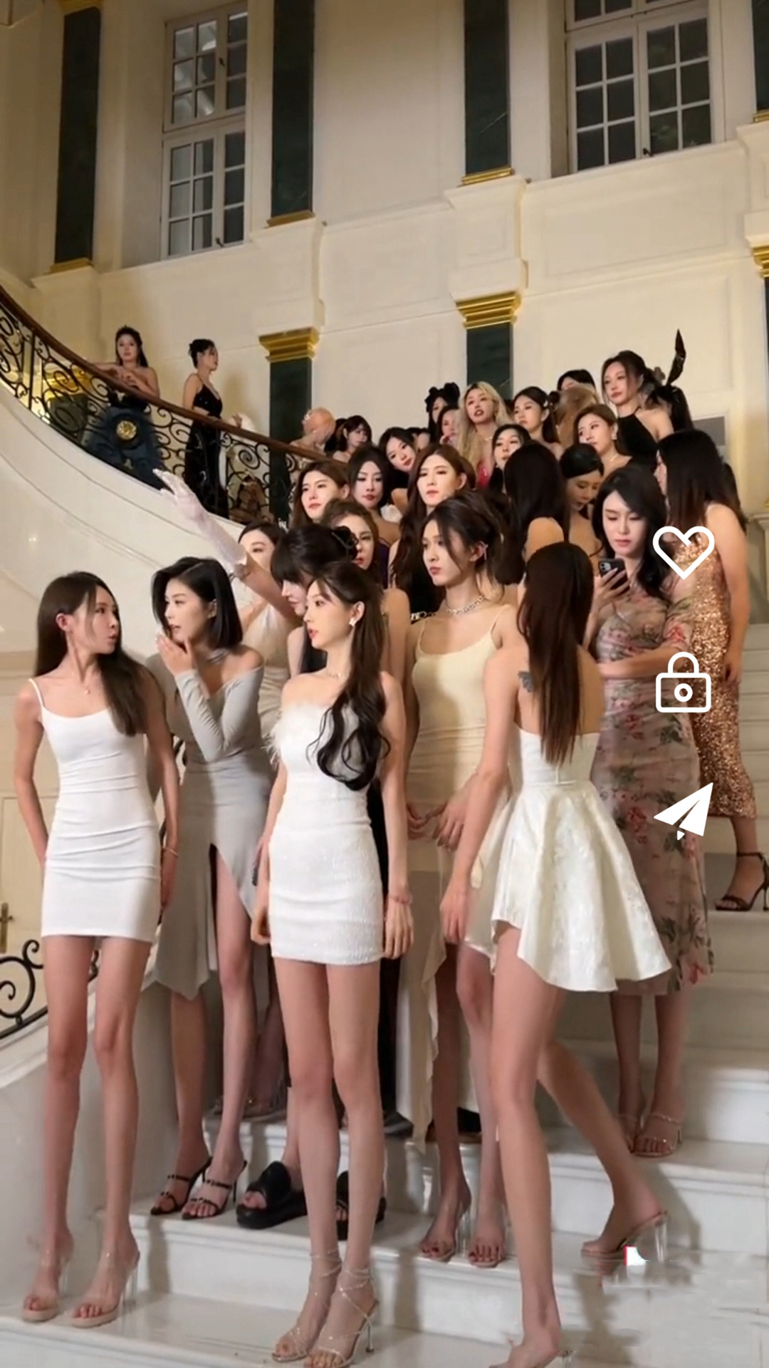 女王小蕾拉调奴视频截图